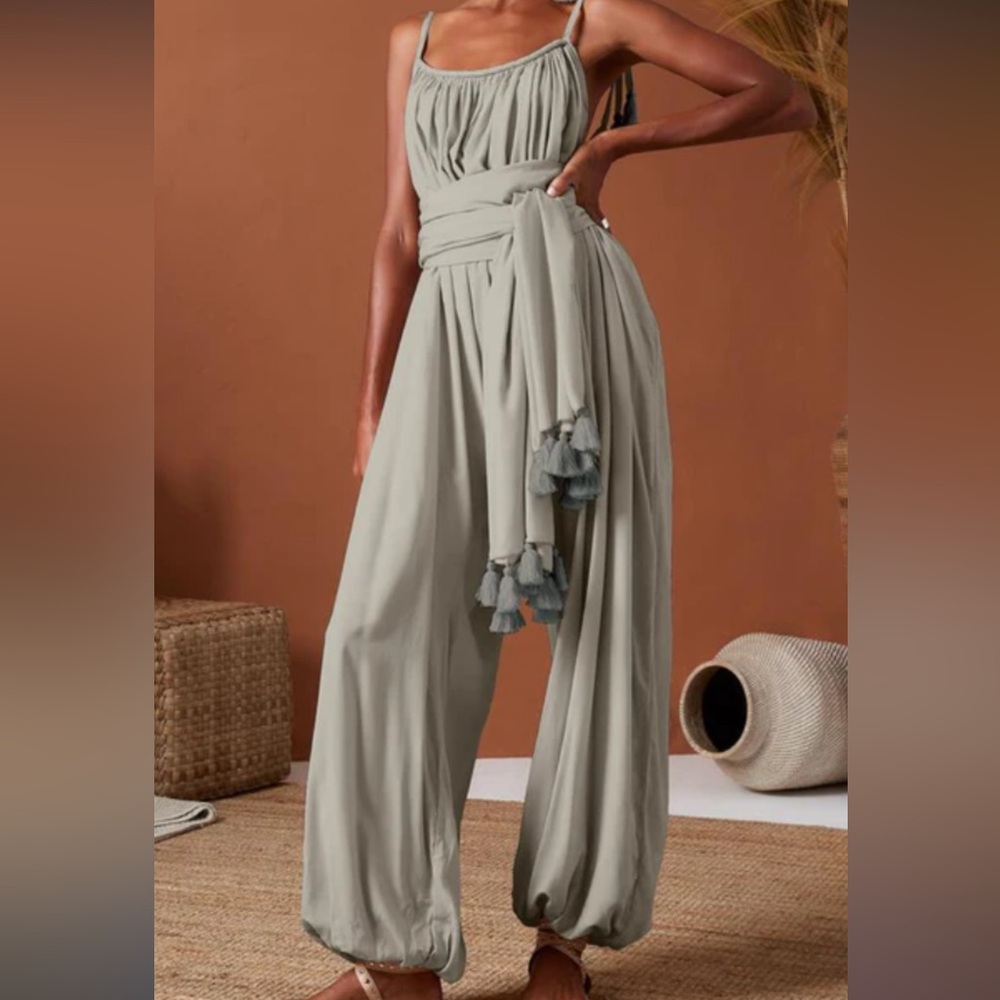Erika Peňa jumpsuit